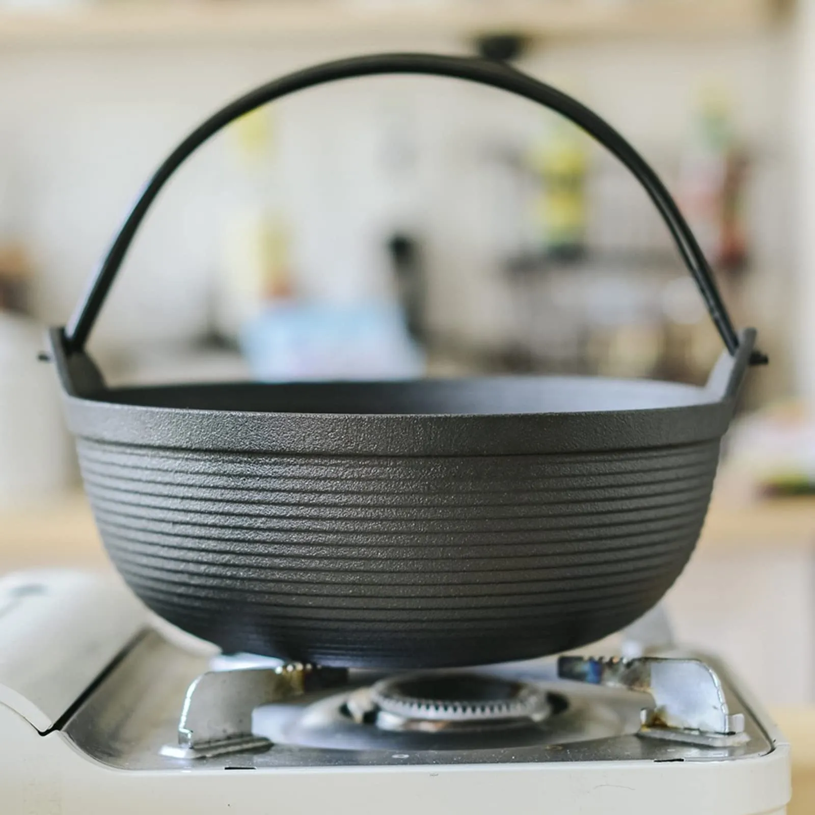 29cm Cast Iron Sukiyaki Shabu Shabu Pot with Wooden Lid