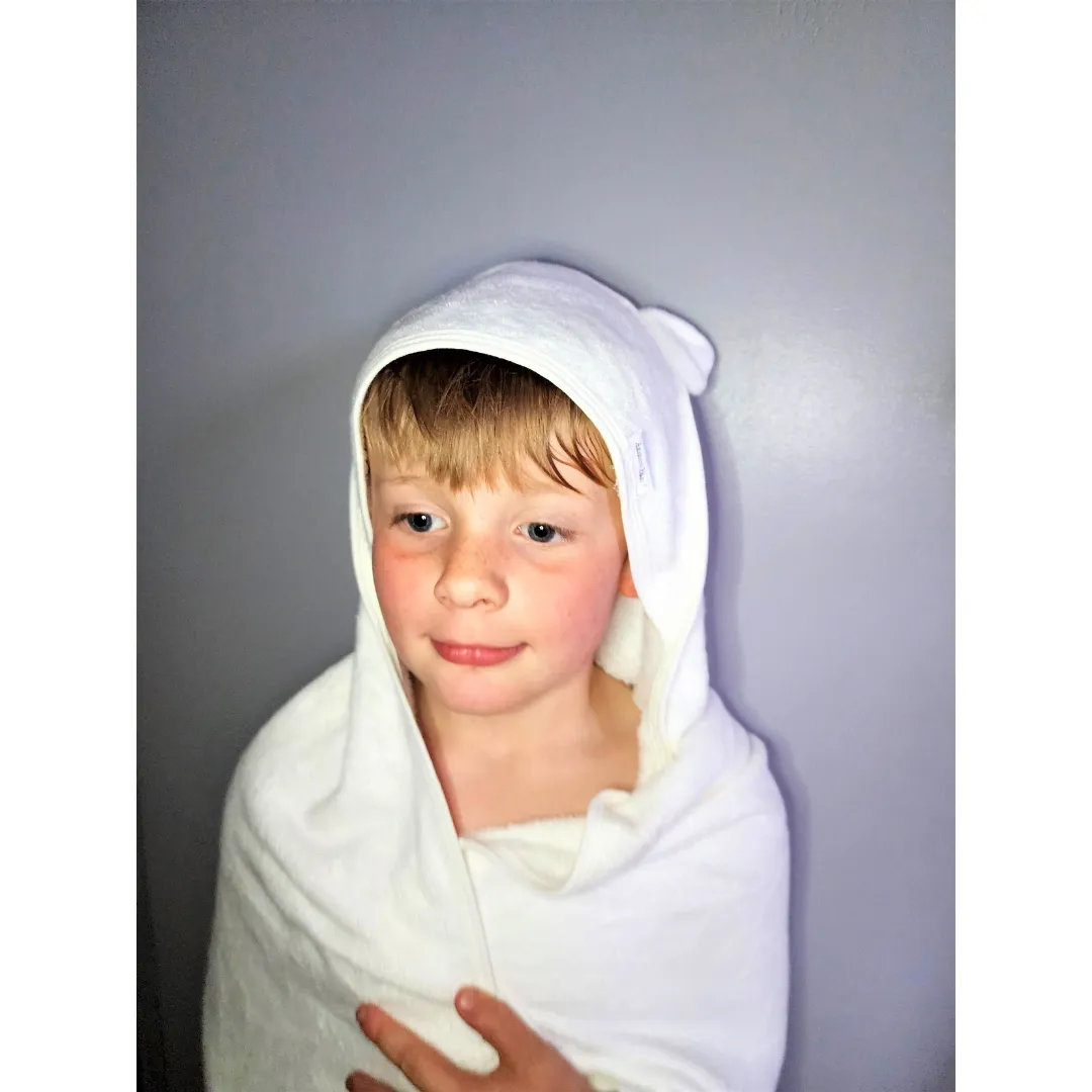 Akarana Bamboo Hooded Bath Towel - White