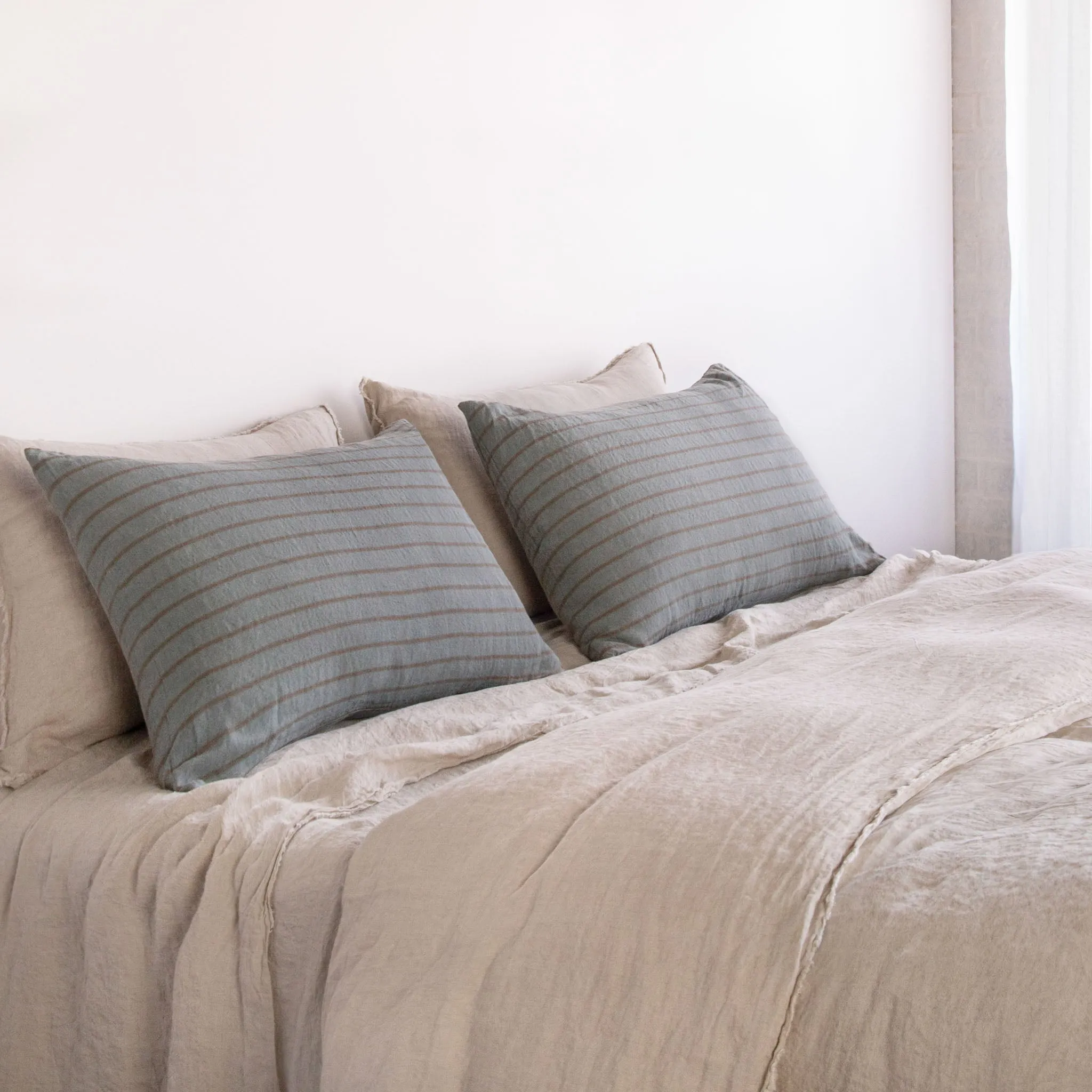 Basix Stripe Linen Pillowcase - Mare/Bere