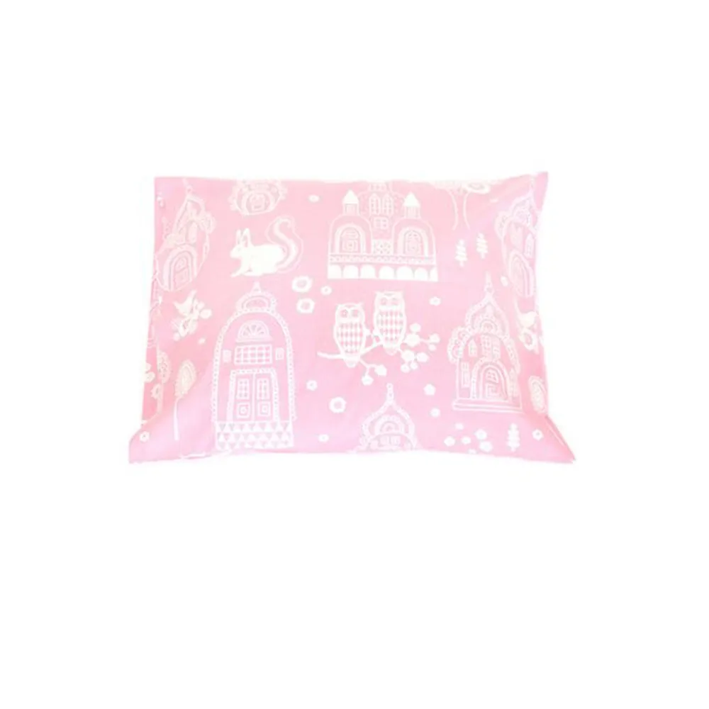 Majvillan Pillow Case Slottsträdgården Rosa