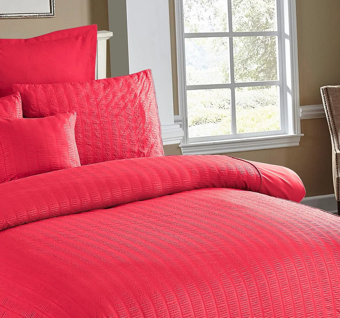 Seersucker King Size Quilt/Duvet Cover Set - Red