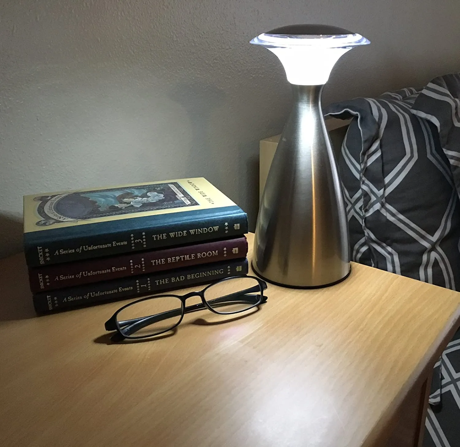 Wireless 23-LED Touch Lamp, Battery Operated